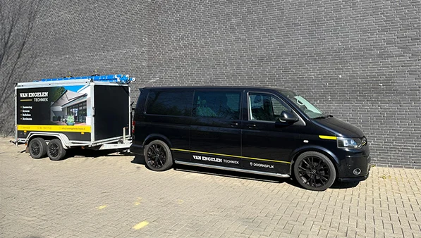 Van Engelen Techniek bus en aanhanger